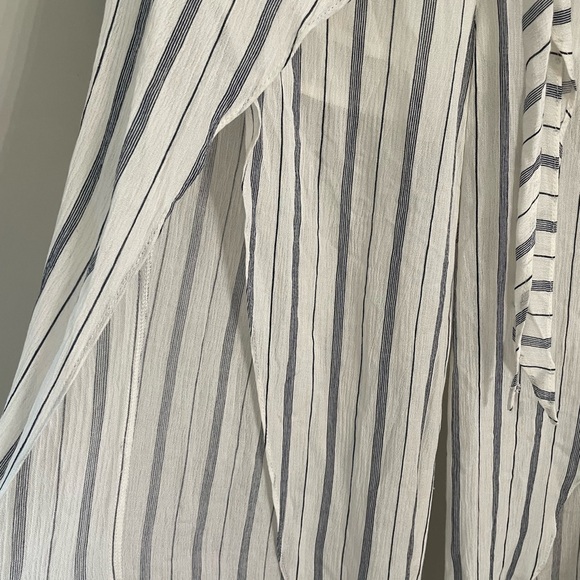 En Crème women’s . Stripped front tie wrap white and blue Skort . 100% Rayon S - Picture 6 of 7